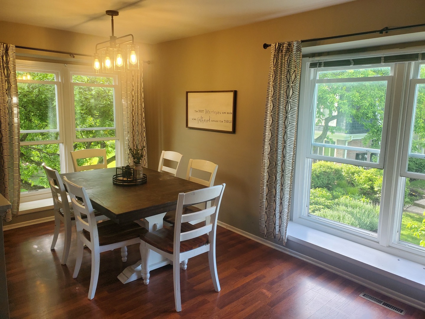 787 Garfield Avenue #B, Libertyville, IL 60048