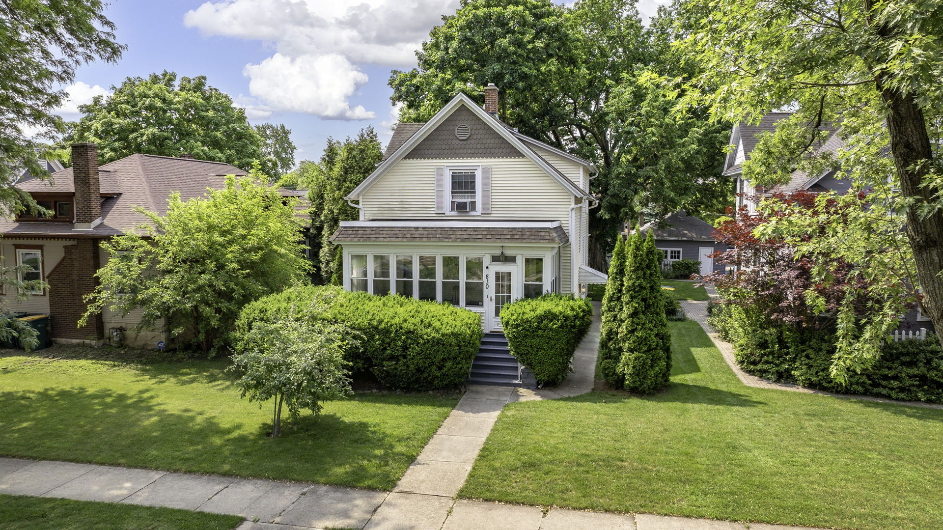 810 Glenwood Avenue, Joliet, IL 60435