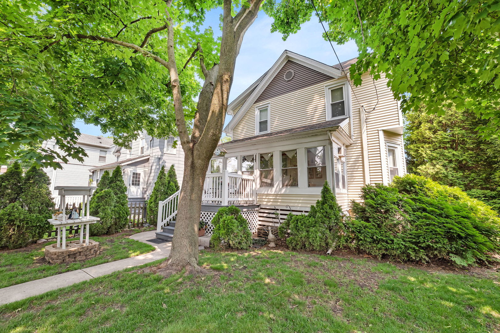 810 Glenwood Avenue, Joliet, IL 60435
