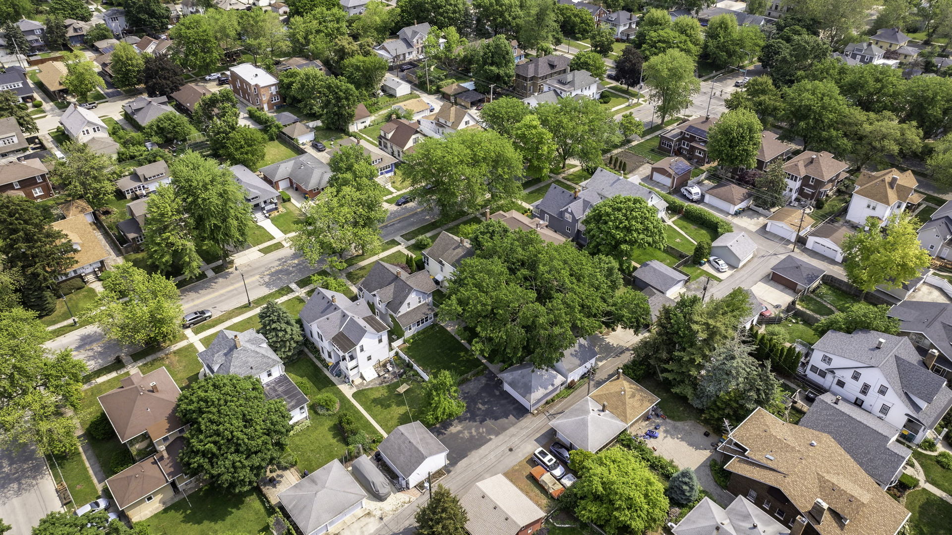 810 Glenwood Avenue, Joliet, IL 60435