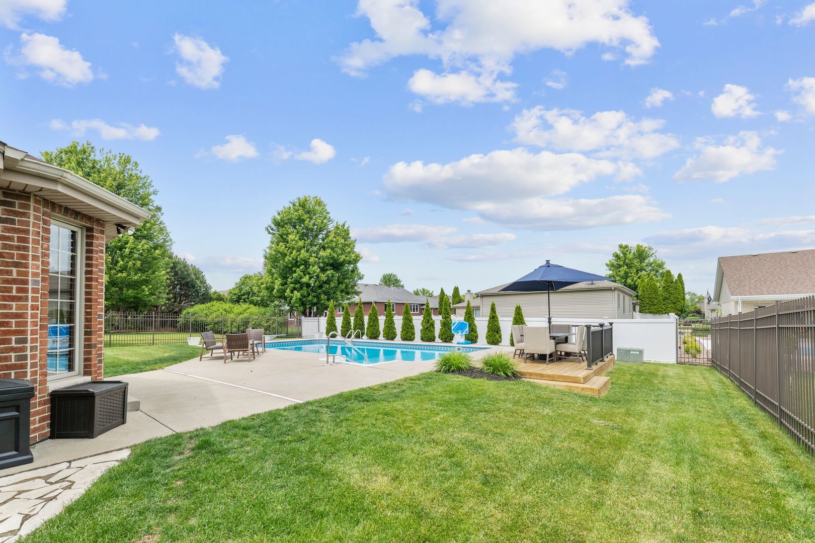 373 W Joliet Highway, New Lenox, IL 60451