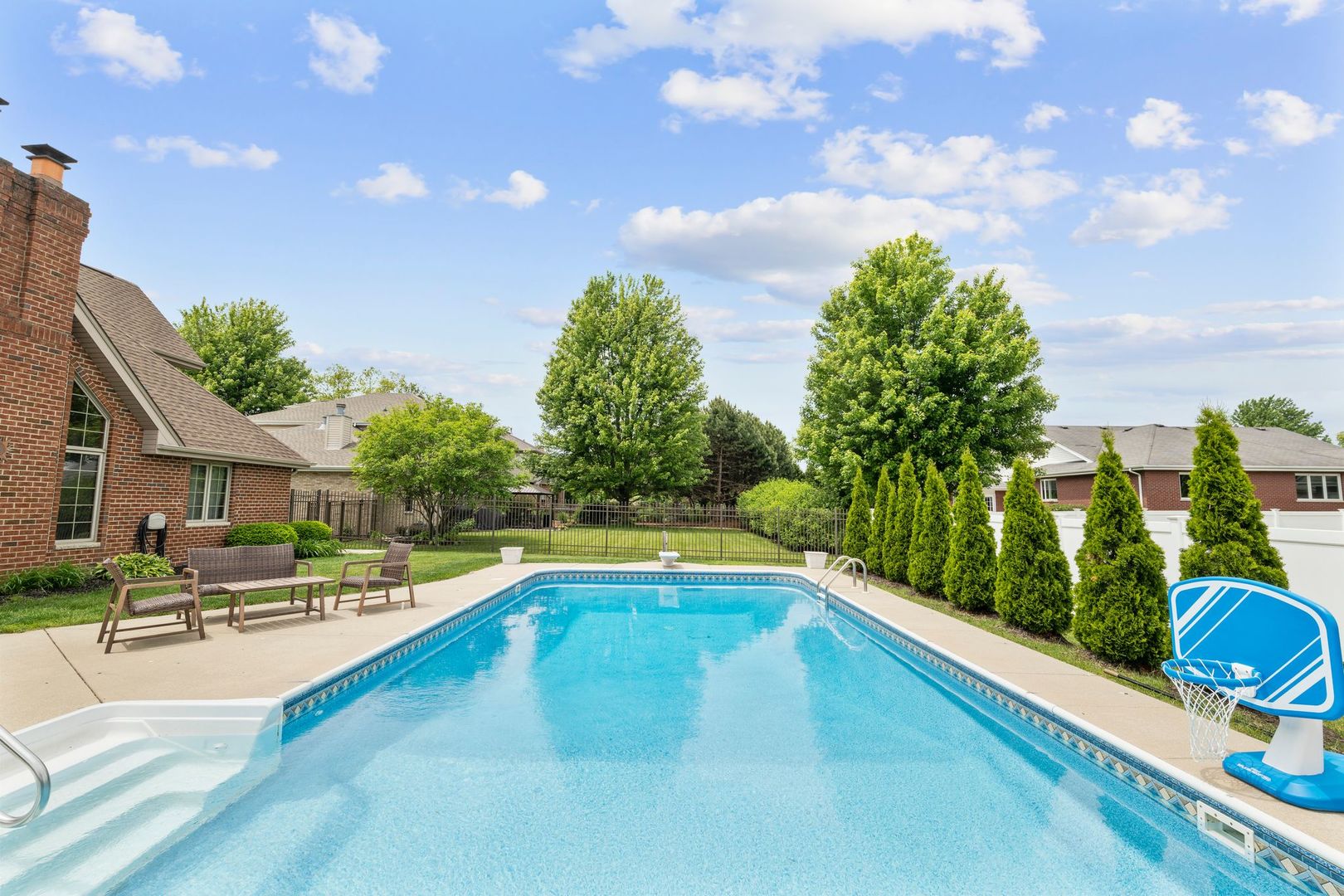 373 W Joliet Highway, New Lenox, IL 60451
