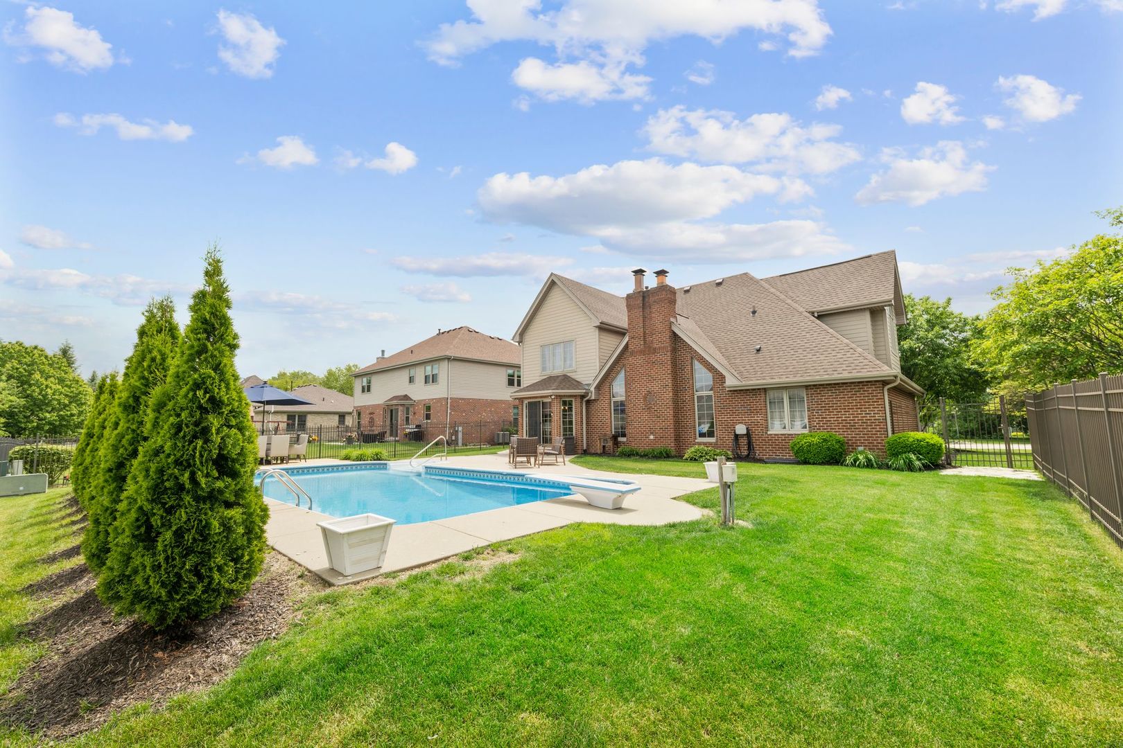 373 W Joliet Highway, New Lenox, IL 60451