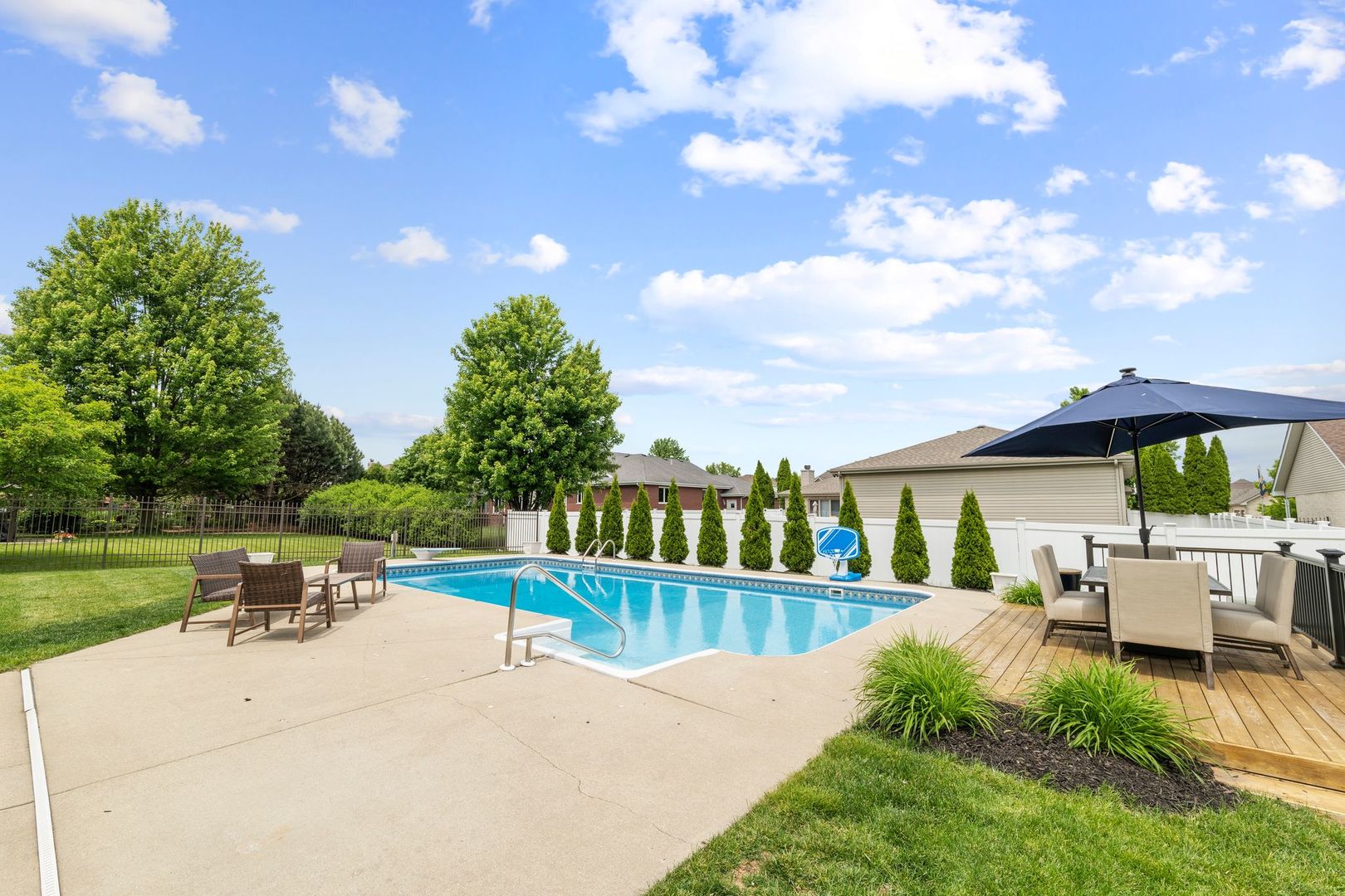 373 W Joliet Highway, New Lenox, IL 60451
