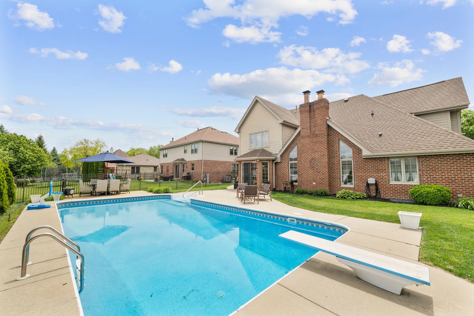 373 W Joliet Highway, New Lenox, IL 60451