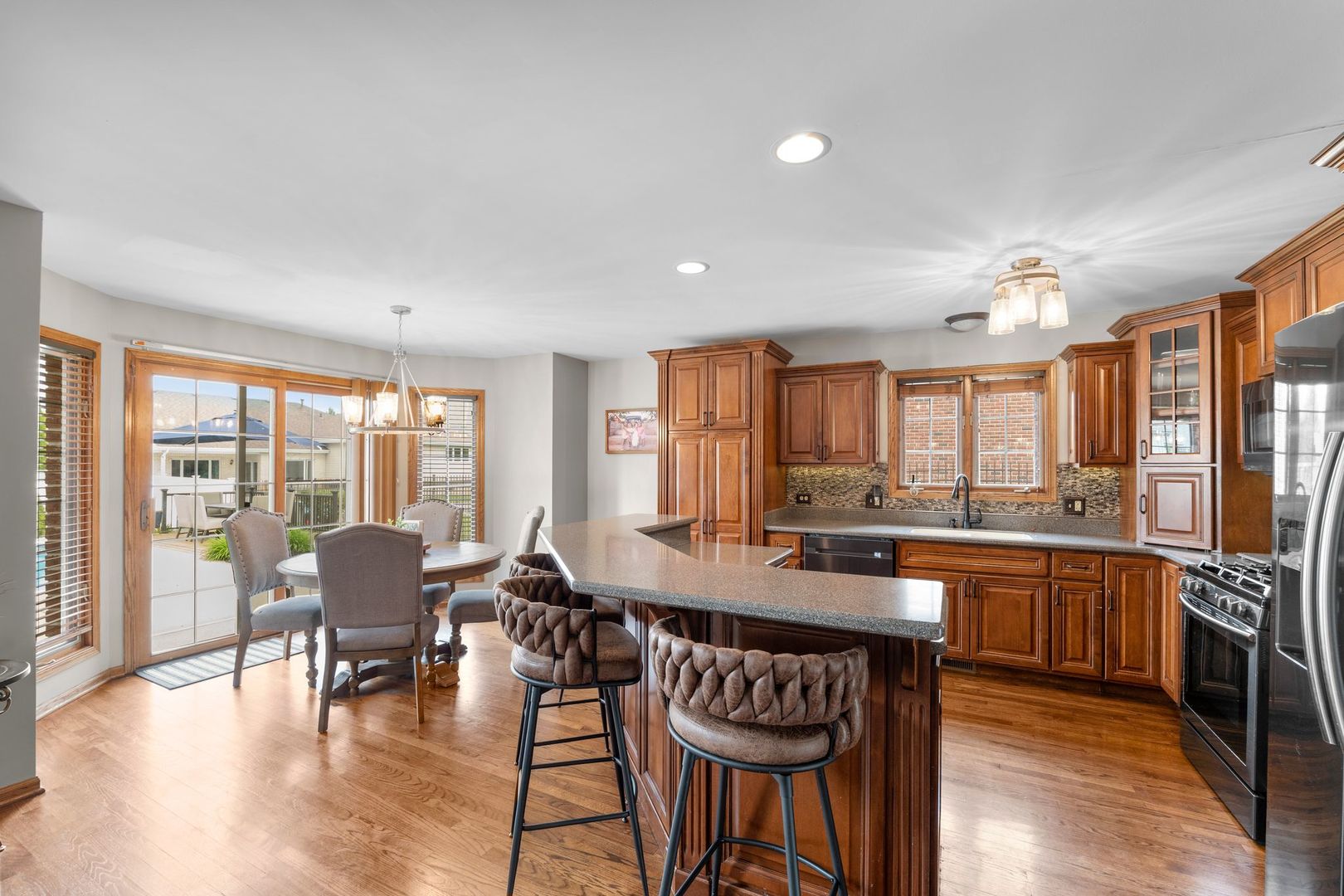 373 W Joliet Highway, New Lenox, IL 60451