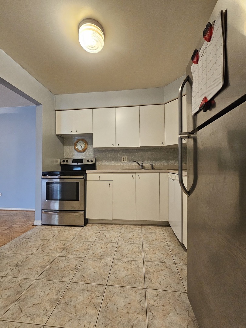 1165 Pleasant Run Drive #513, Wheeling, IL 60090