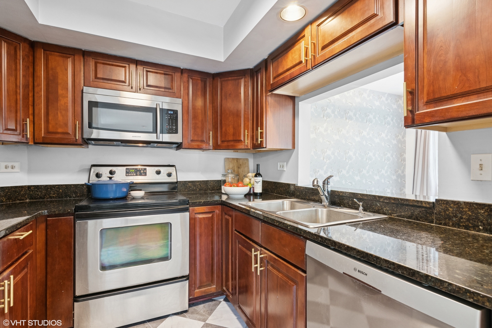 23 Foxcroft Road #235, Naperville, IL 60565