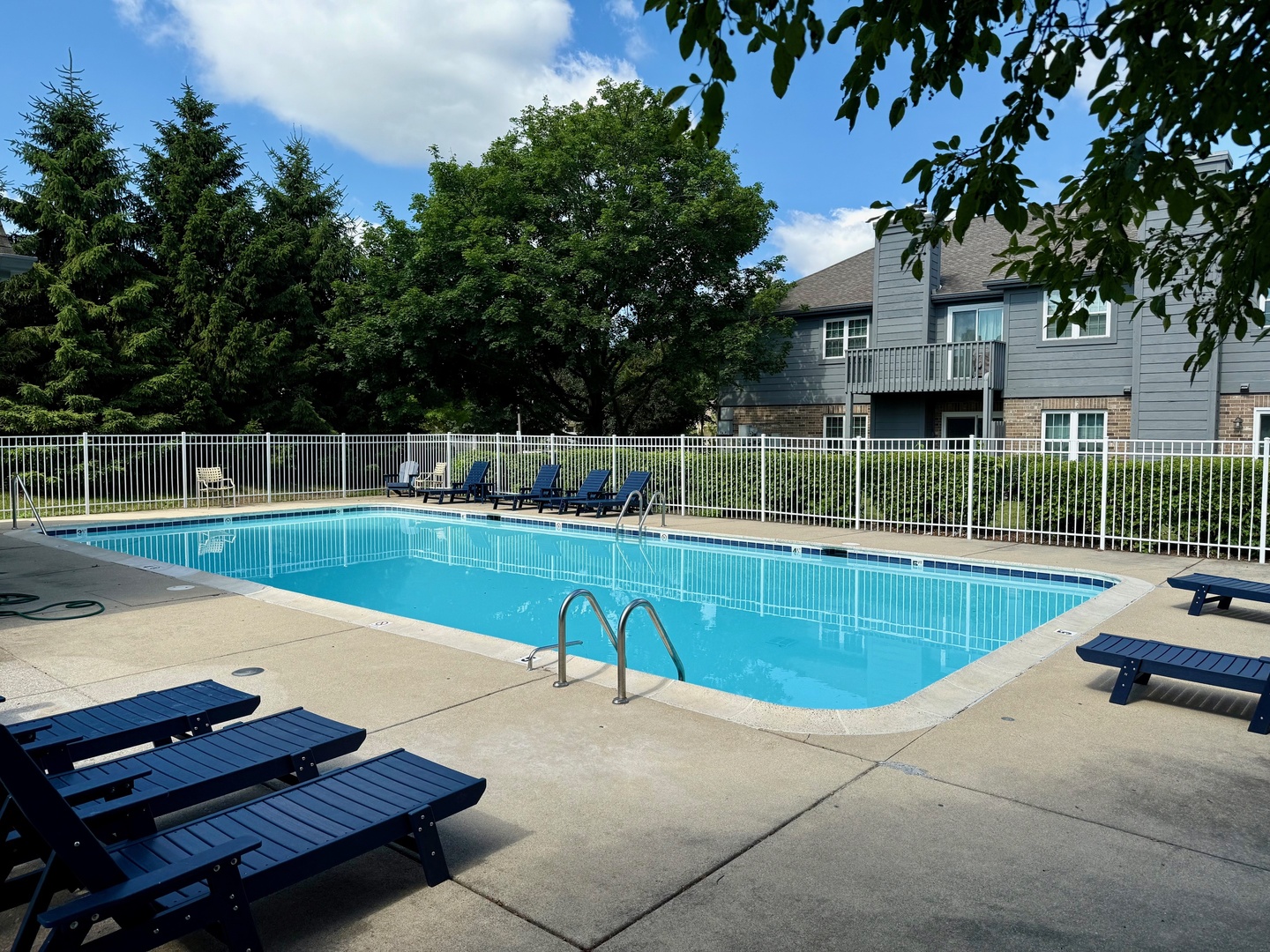 23 Foxcroft Road #235, Naperville, IL 60565