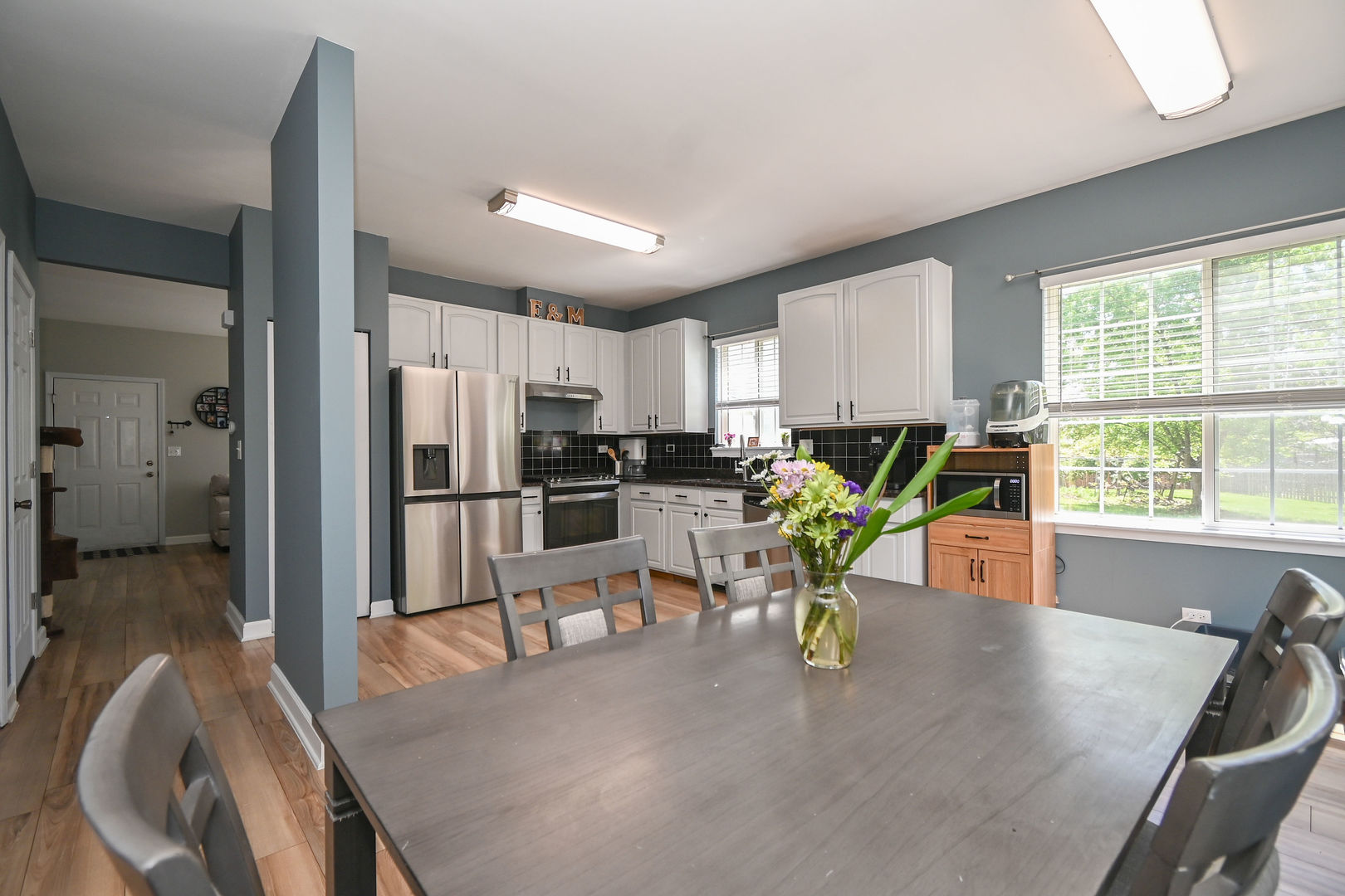 129 W HAMPTON Court, Round Lake, IL 60073