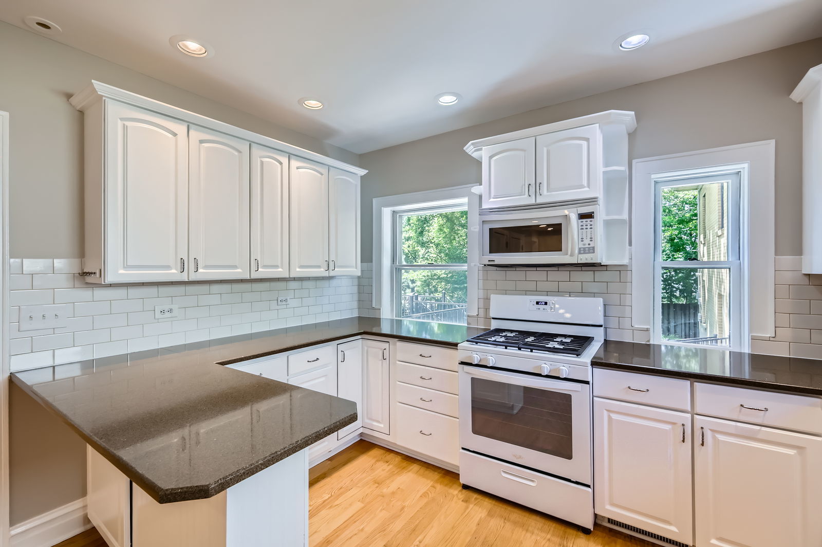 1835 S 4th Place, St. Charles, IL 60174