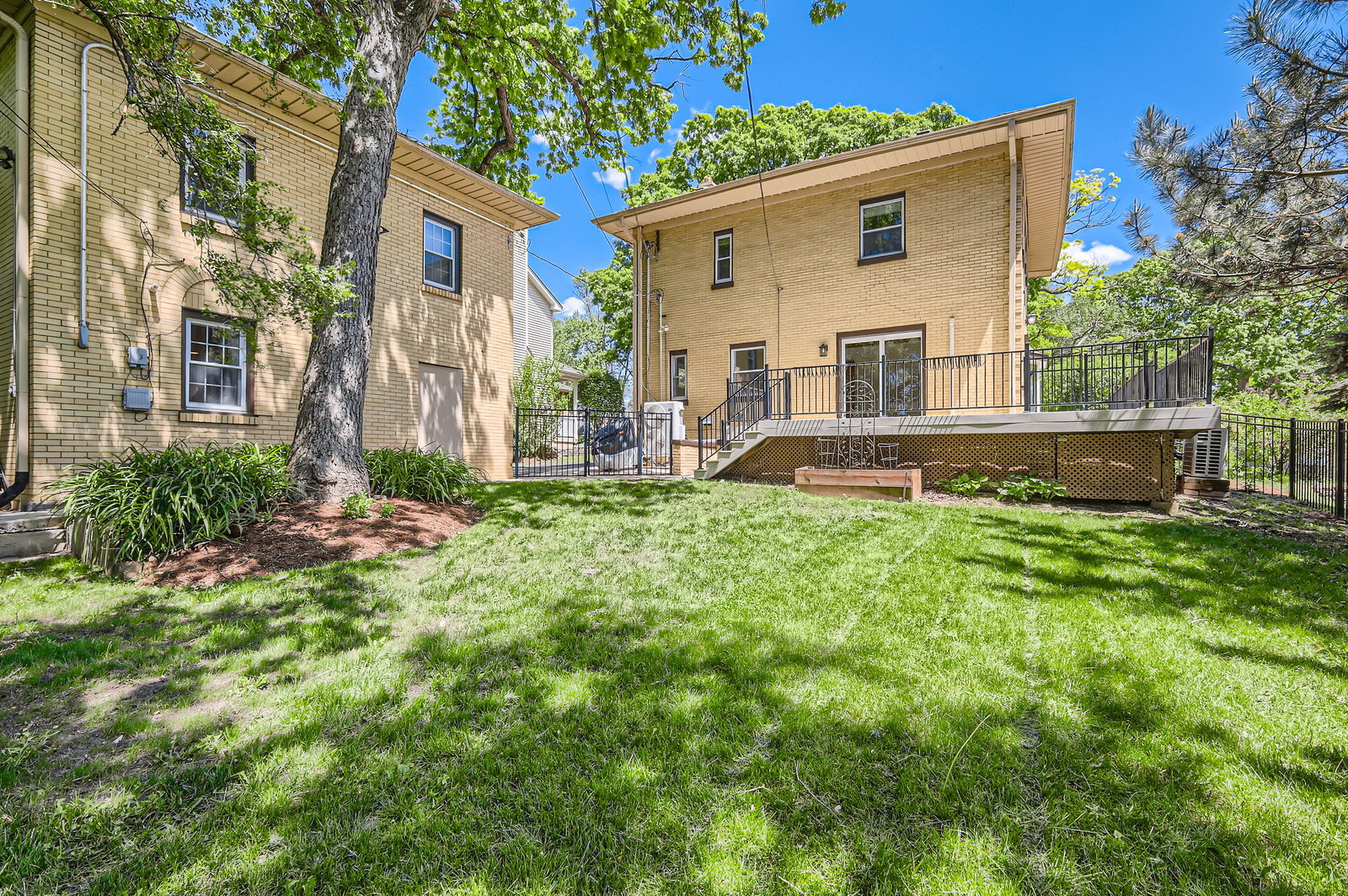 1835 S 4th Place, St. Charles, IL 60174