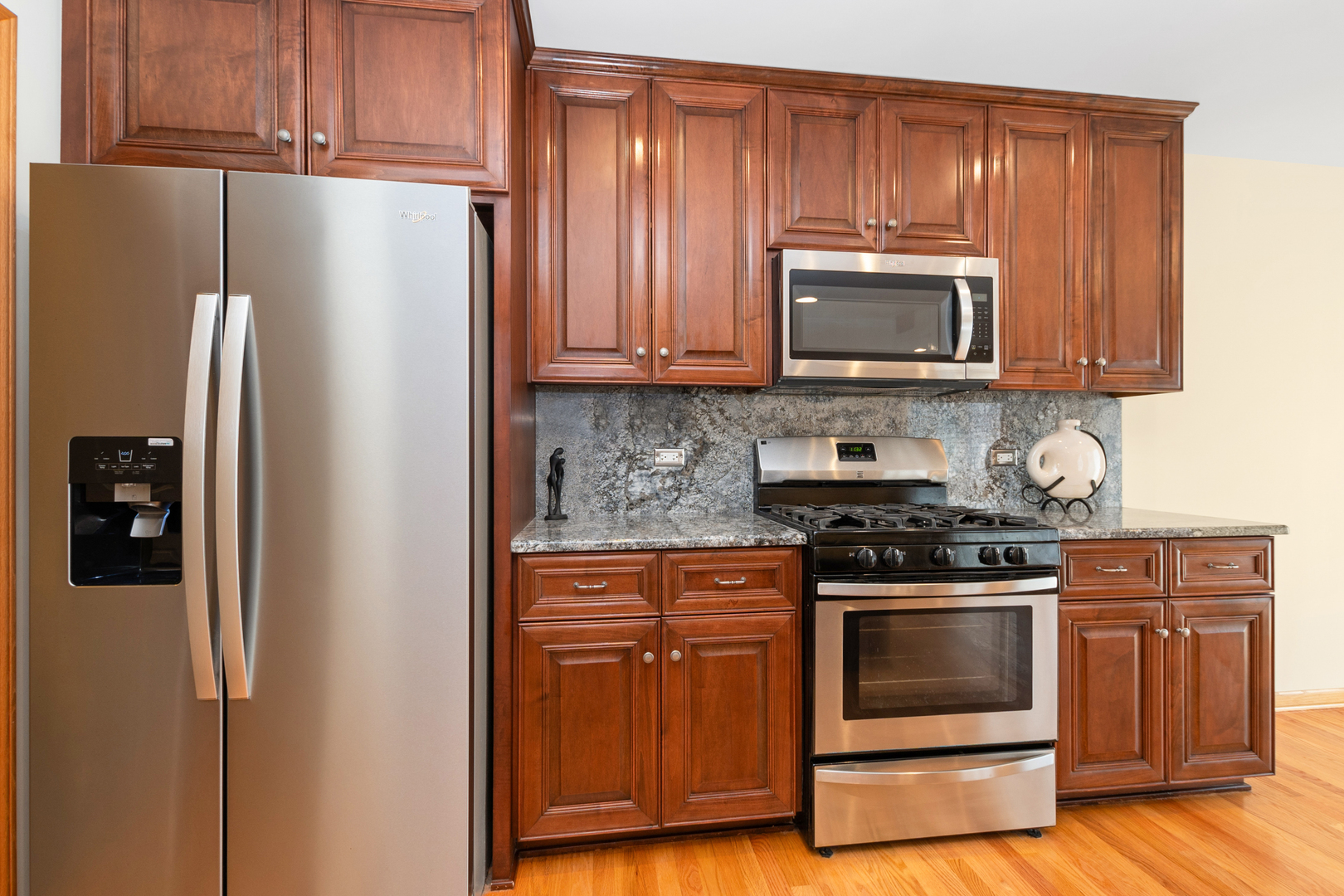 9403 Saratoga Court, Hickory Hills, IL 60457