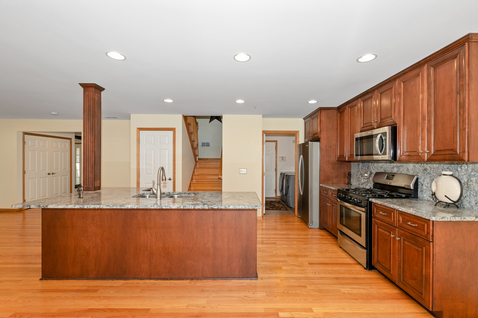 9403 Saratoga Court, Hickory Hills, IL 60457