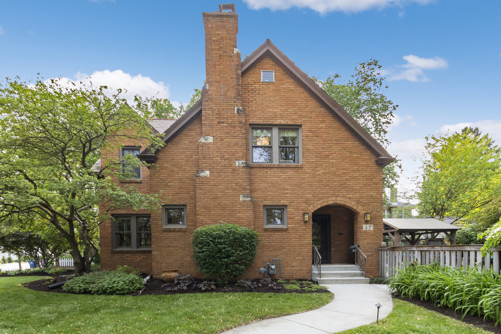 47 S Julian Street, Naperville, IL 60540
