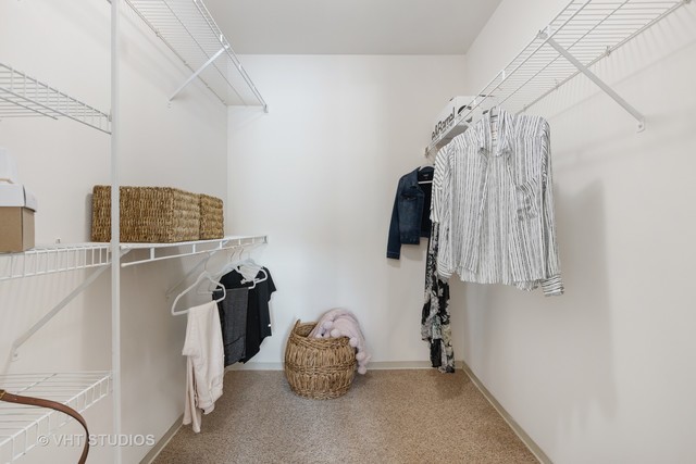8 Sterling Circle #304, Wheaton, IL 60189