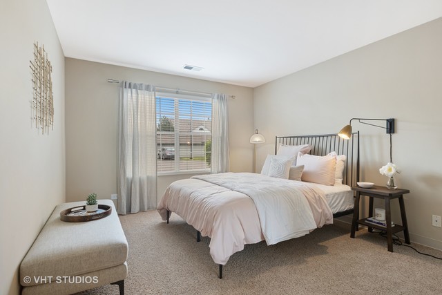 23 Kensington Circle #307, Wheaton, IL 60189