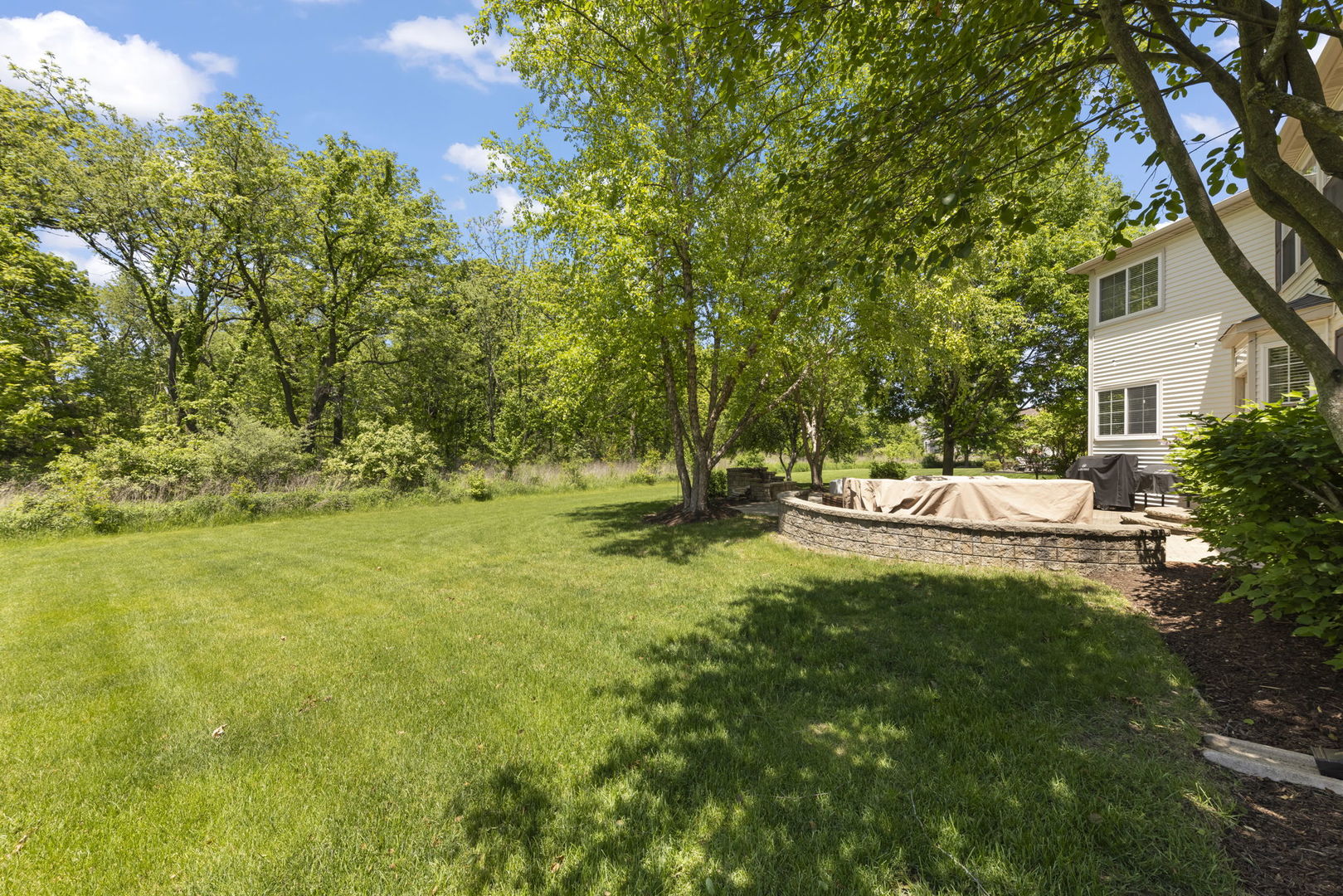 1284 McDole Drive, Sugar Grove, IL 60554