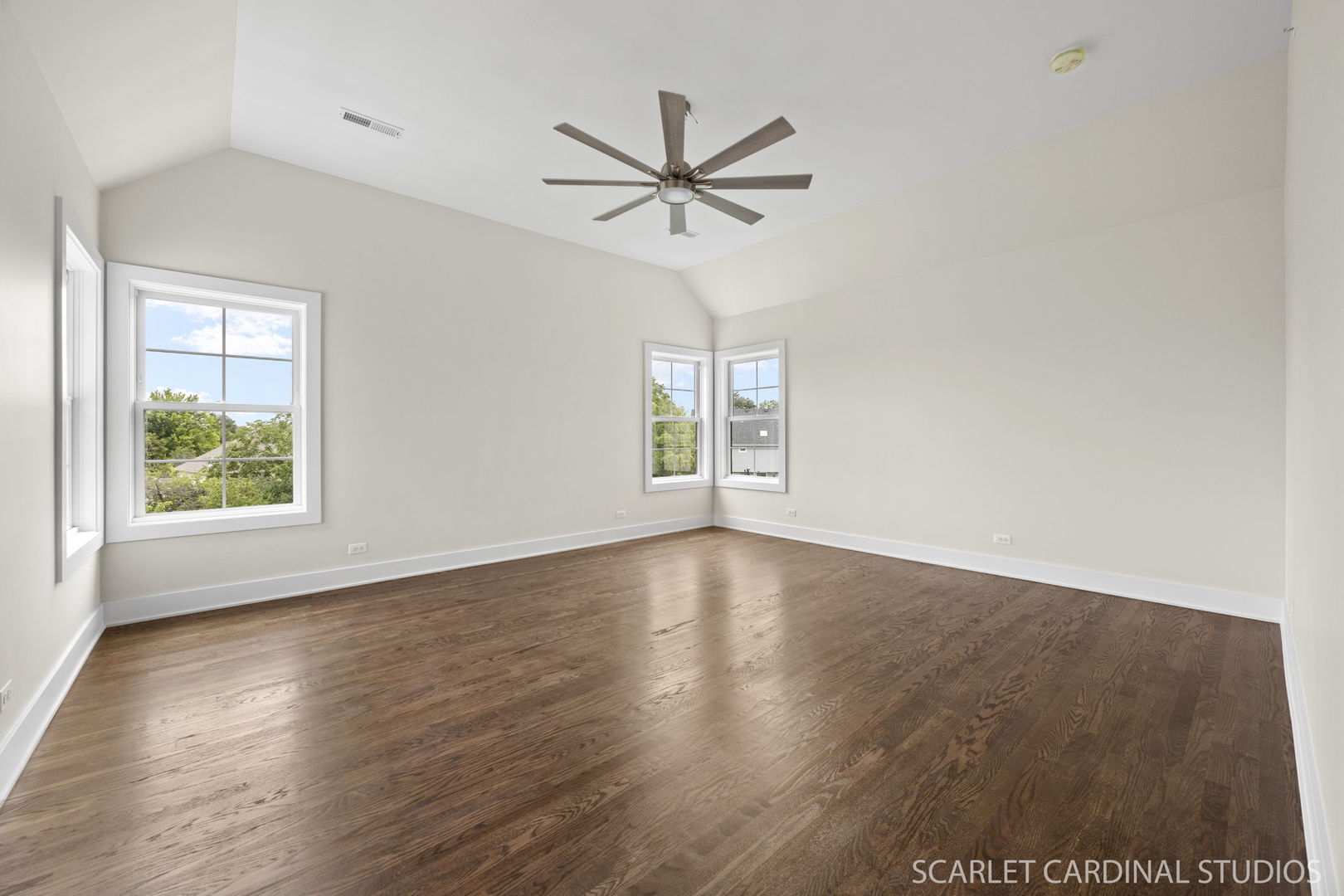 831 Avon Court, Glen Ellyn, IL 60137