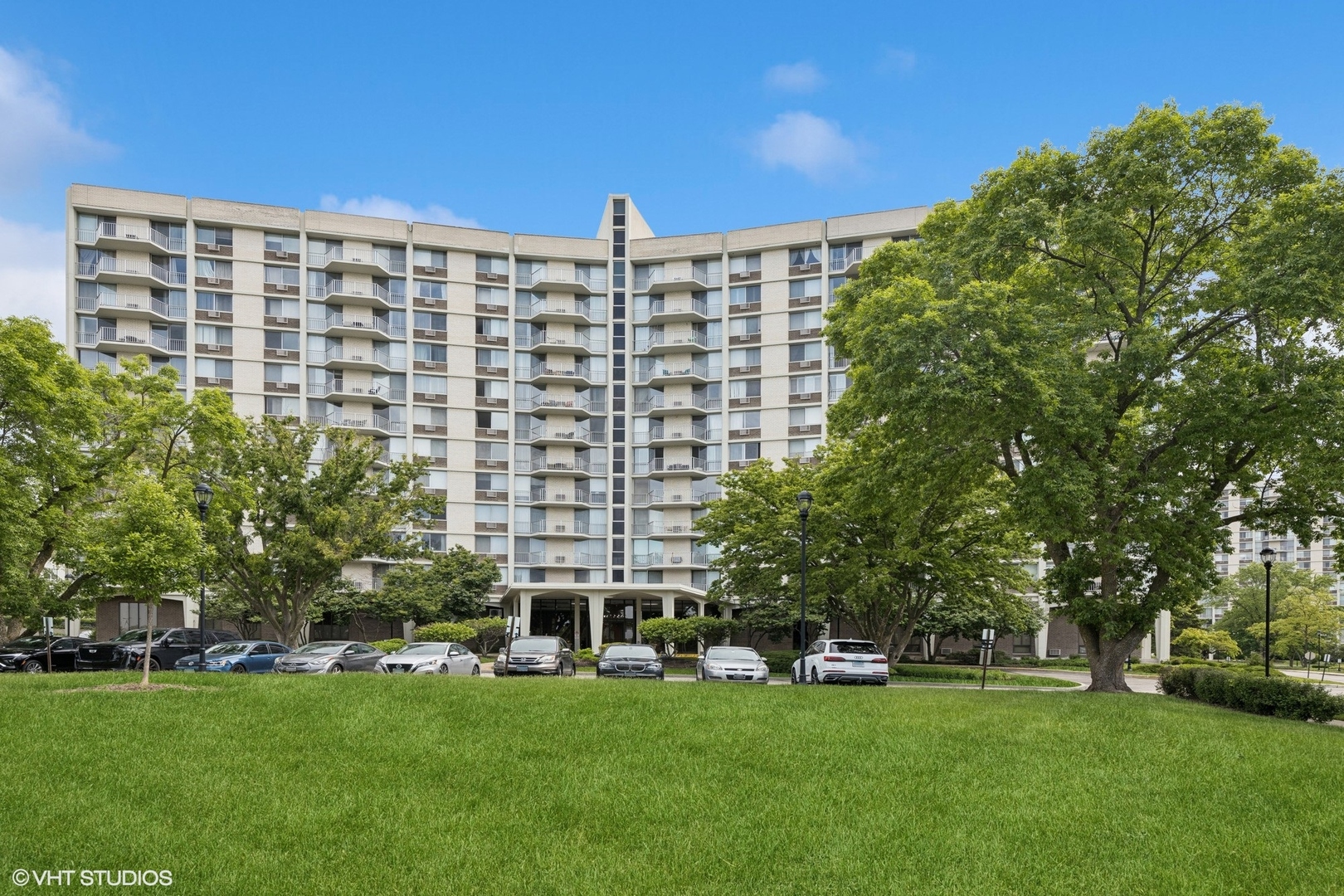 20 N Tower Road #3G, Oak Brook, IL 60523