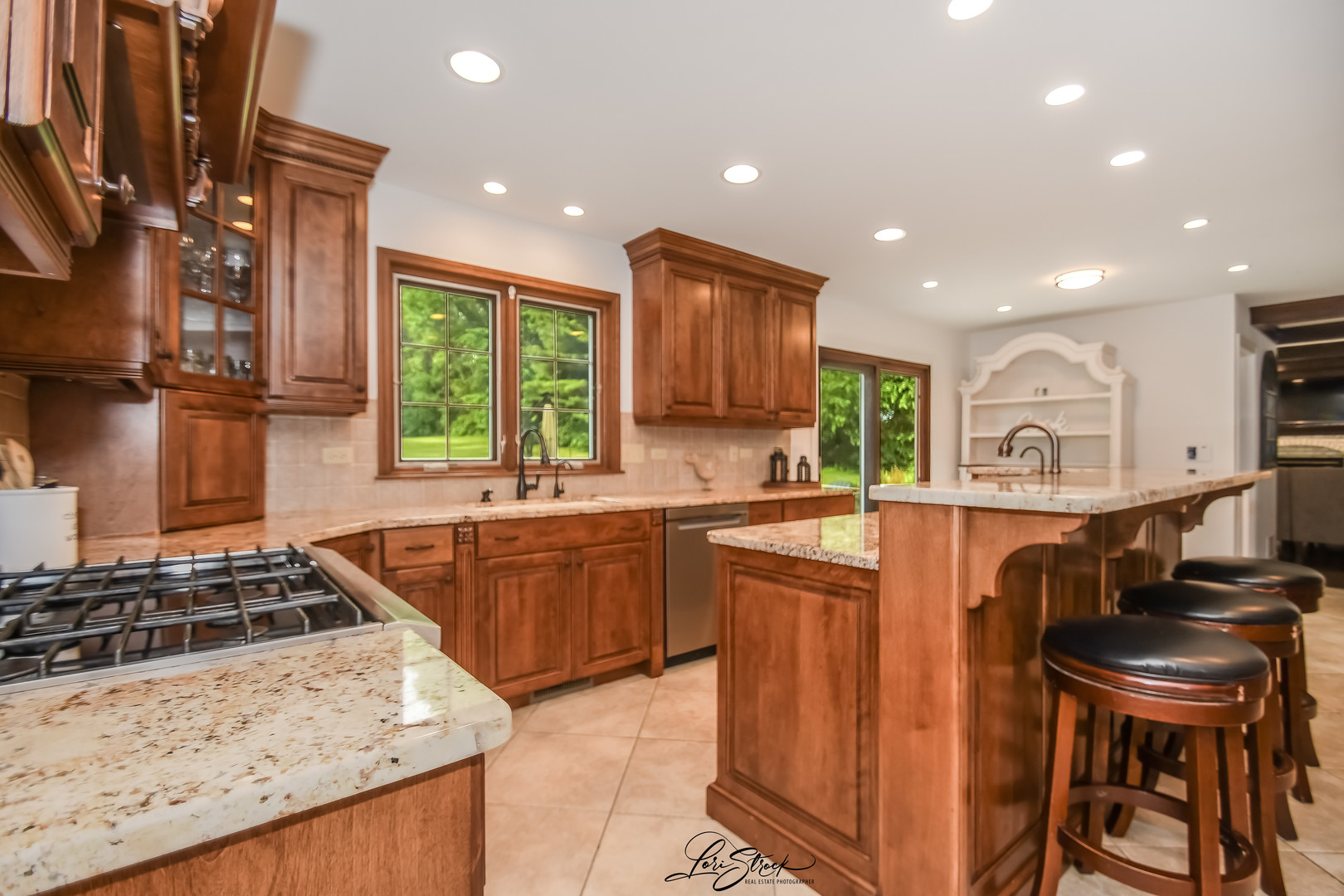 40W272 Waterford Lane, St. Charles, IL 60175