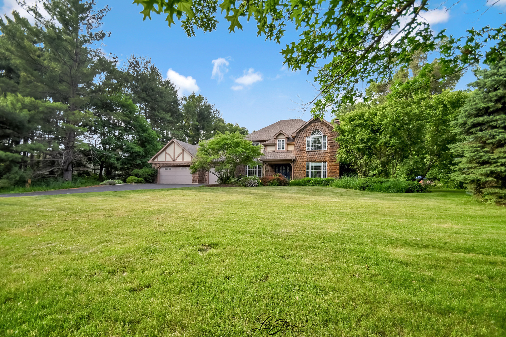40W272 Waterford Lane, St. Charles, IL 60175