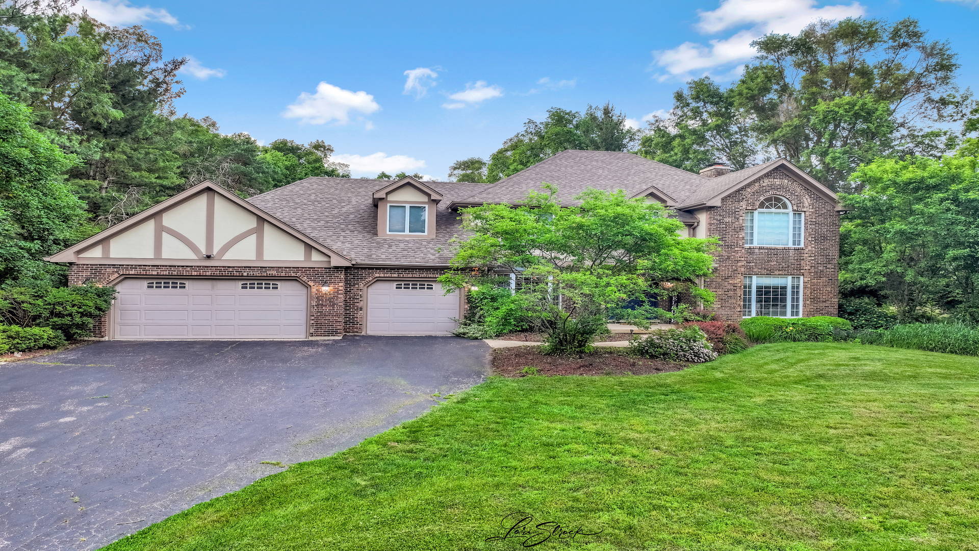 40W272 Waterford Lane, St. Charles, IL 60175