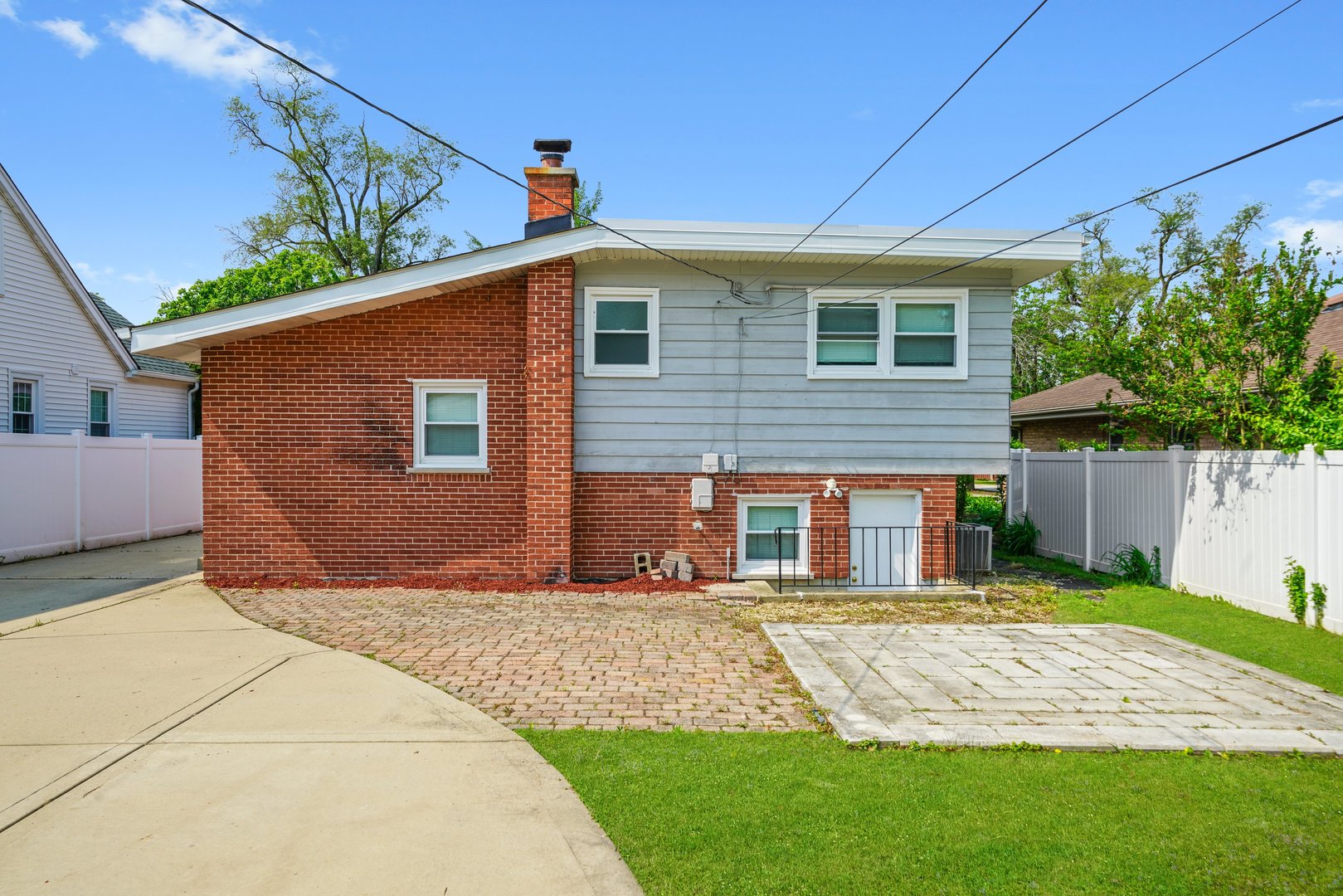 473 W Verret Street, Elmhurst, IL 60126