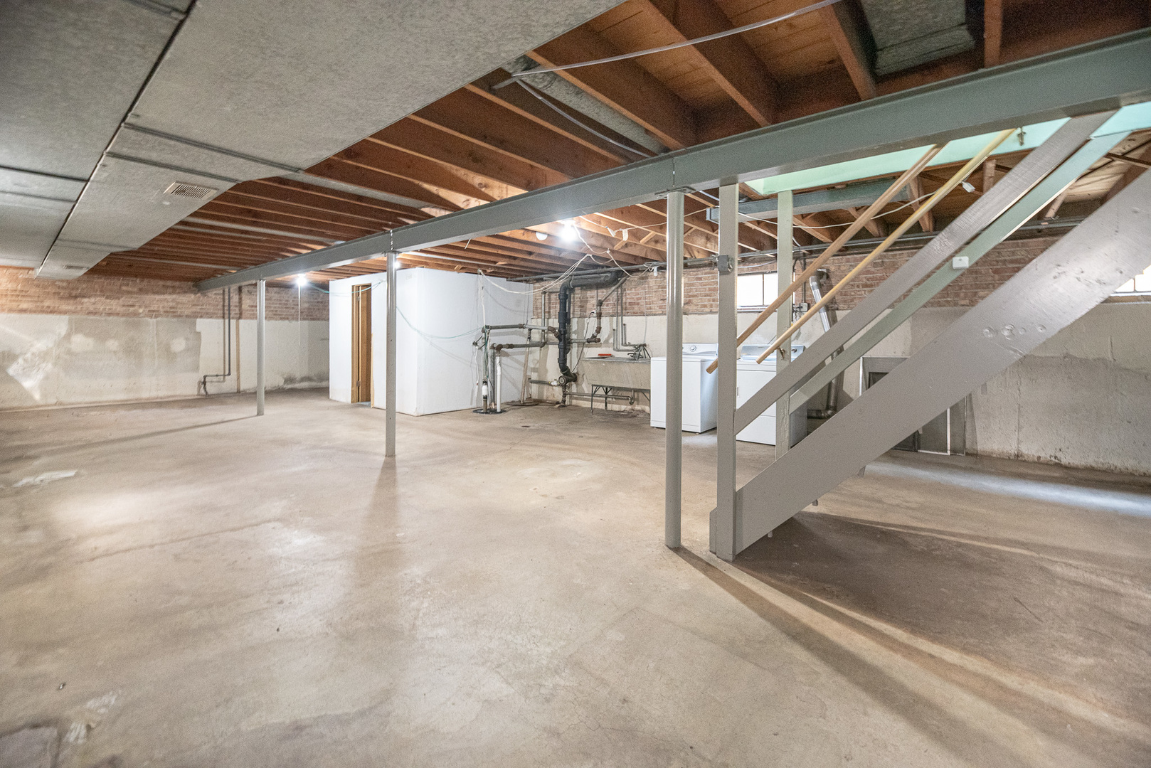 3119 N Oleander Avenue, Chicago, IL 60707
