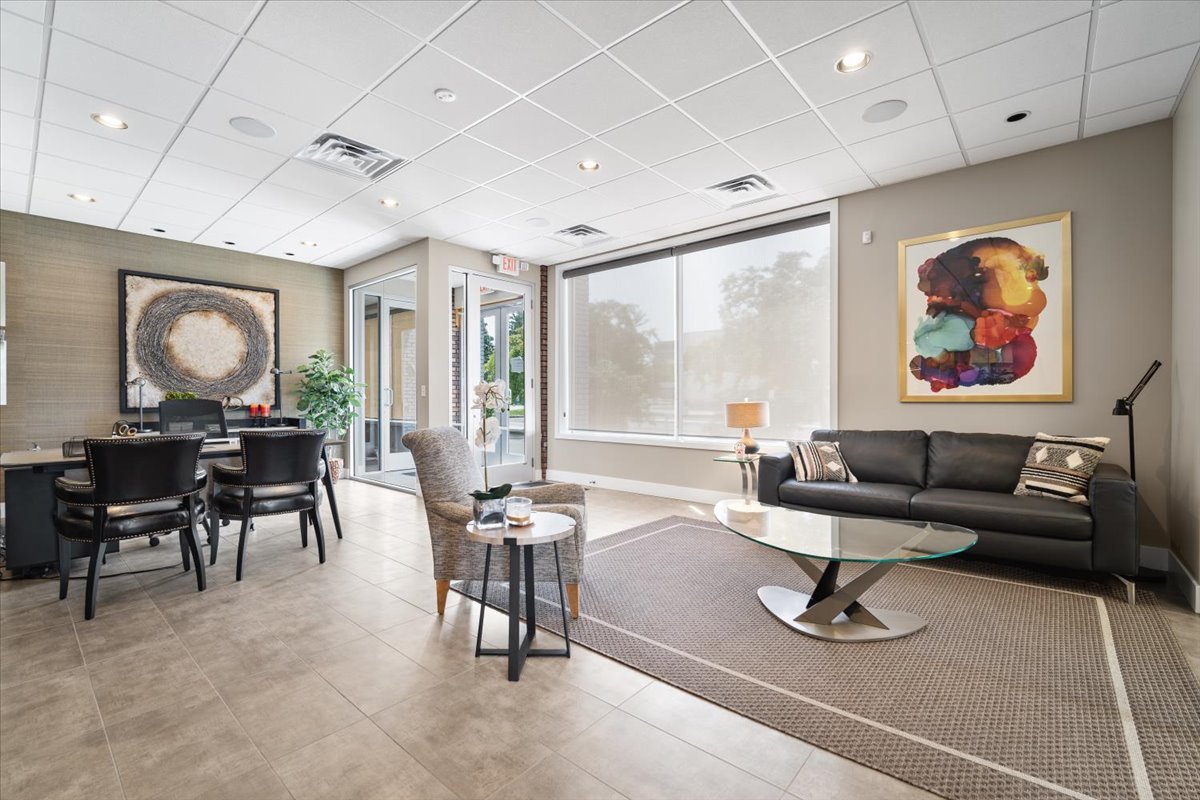 2405 E Washington Street, Bloomington, IL 61704