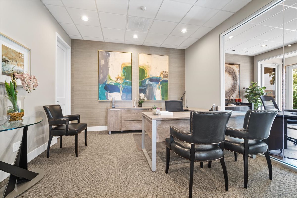 2405 E Washington Street, Bloomington, IL 61704