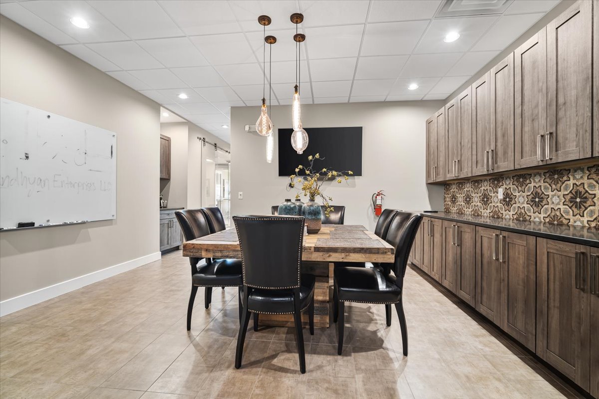 2405 E Washington Street, Bloomington, IL 61704