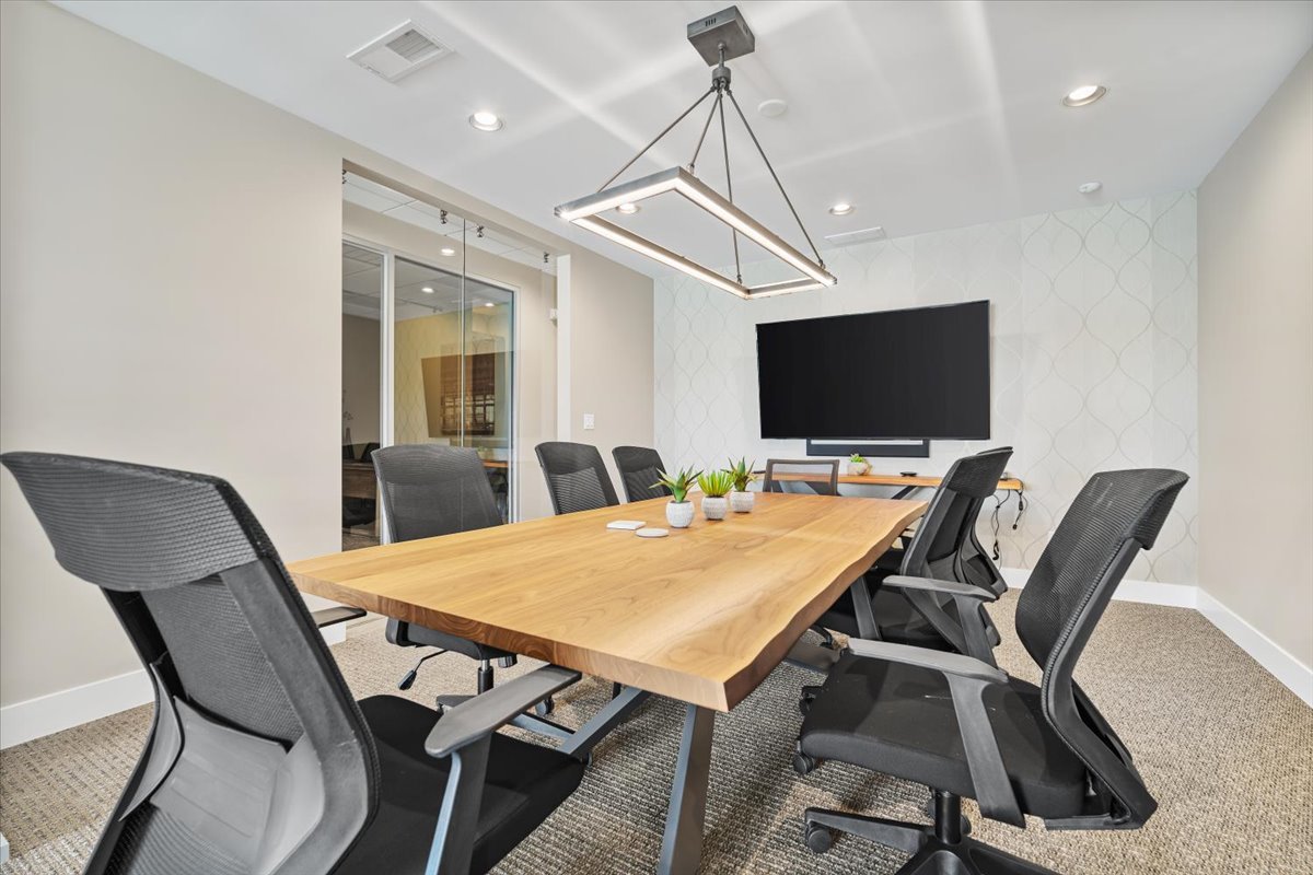 2405 E Washington Street, Bloomington, IL 61704