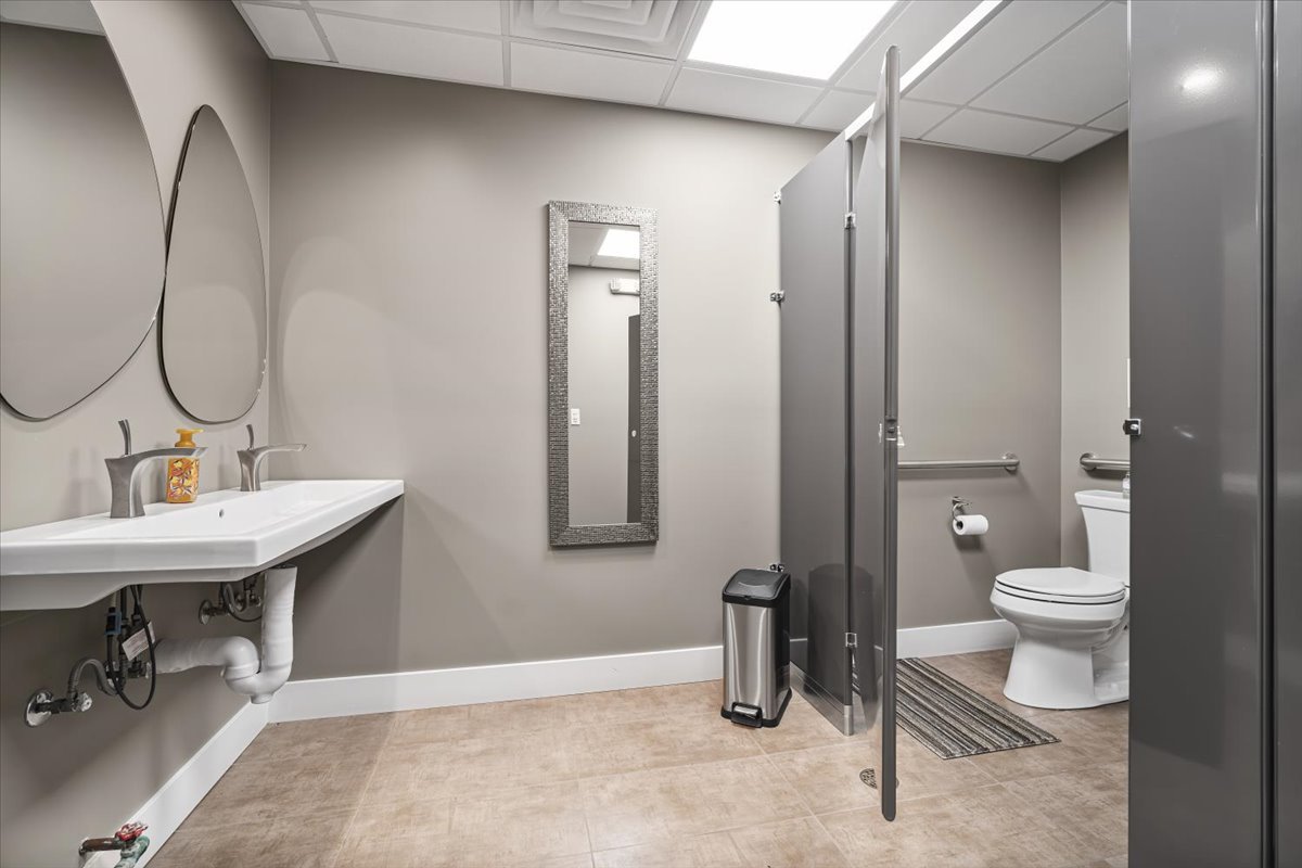 2405 E Washington Street, Bloomington, IL 61704