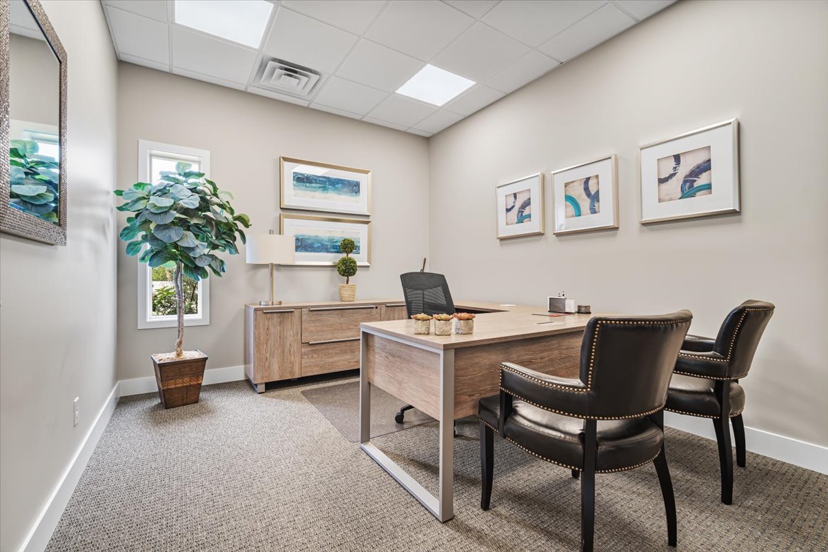 2405 E Washington Street, Bloomington, IL 61704