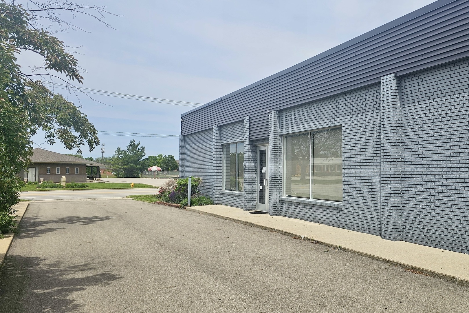 2405 E Washington Street, Bloomington, IL 61704