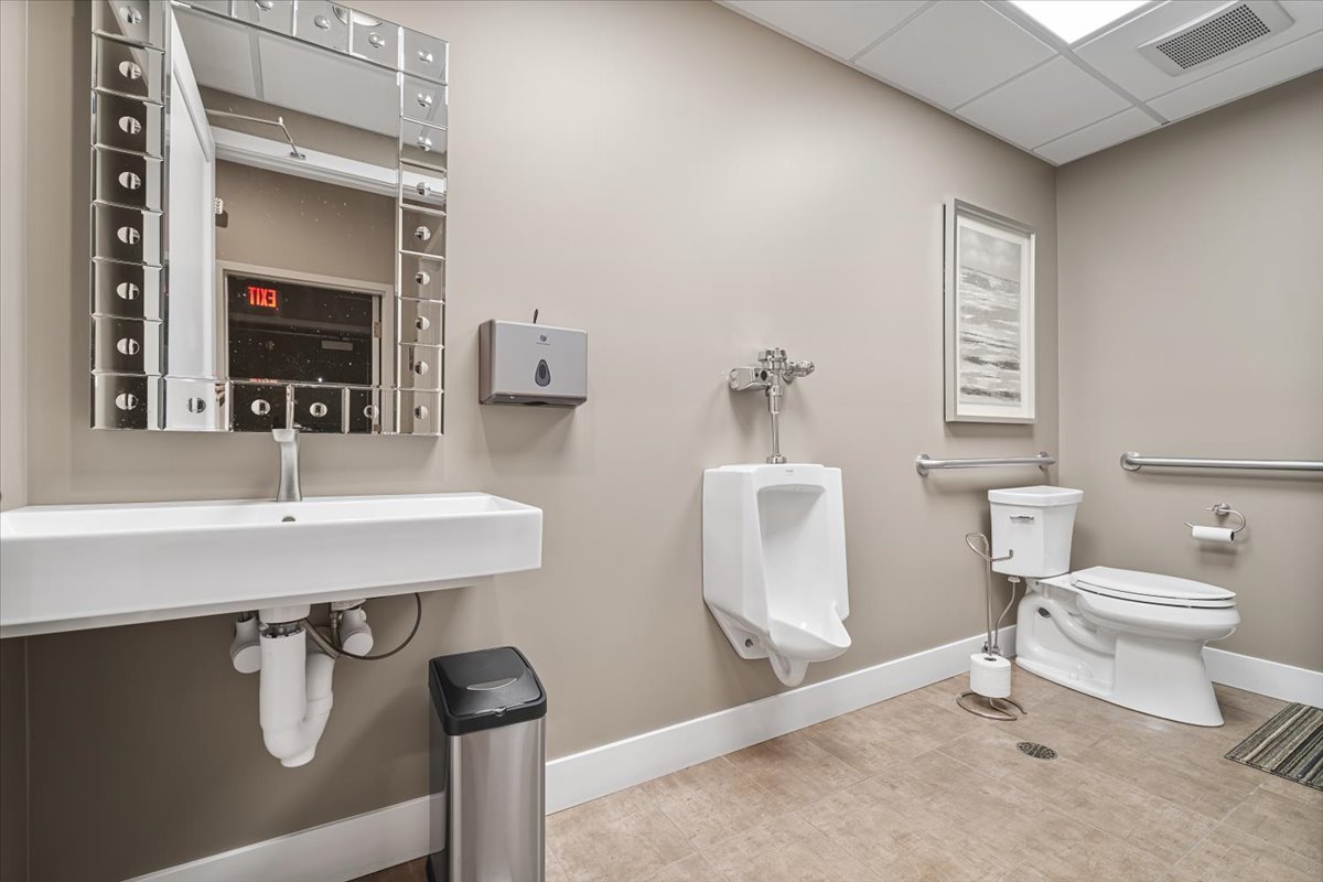 2405 E Washington Street, Bloomington, IL 61704