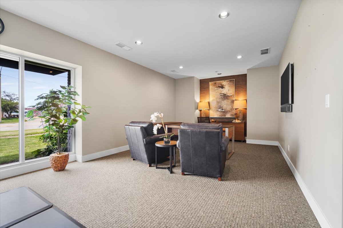 2405 E Washington Street, Bloomington, IL 61704