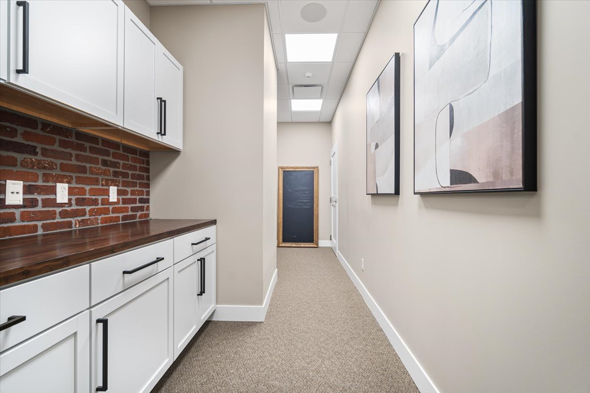 2405 E Washington Street, Bloomington, IL 61704