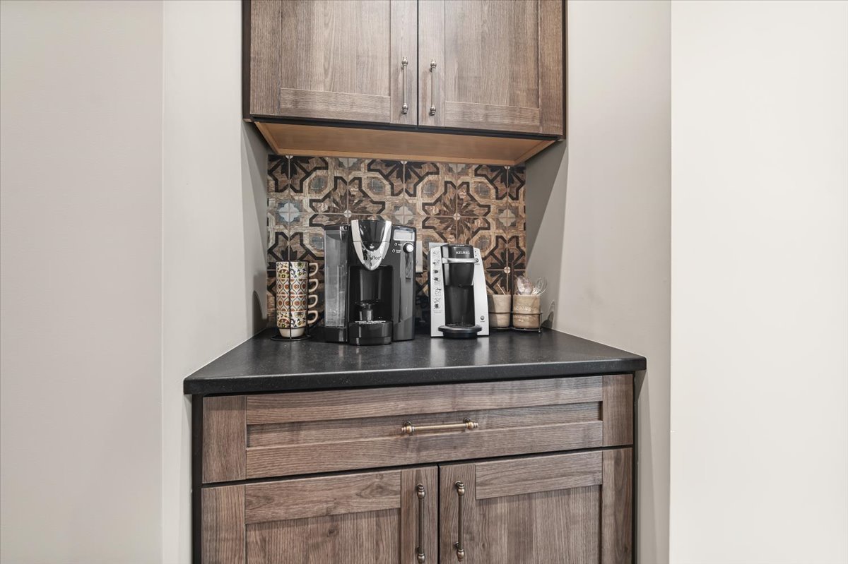 2405 E Washington Street, Bloomington, IL 61704