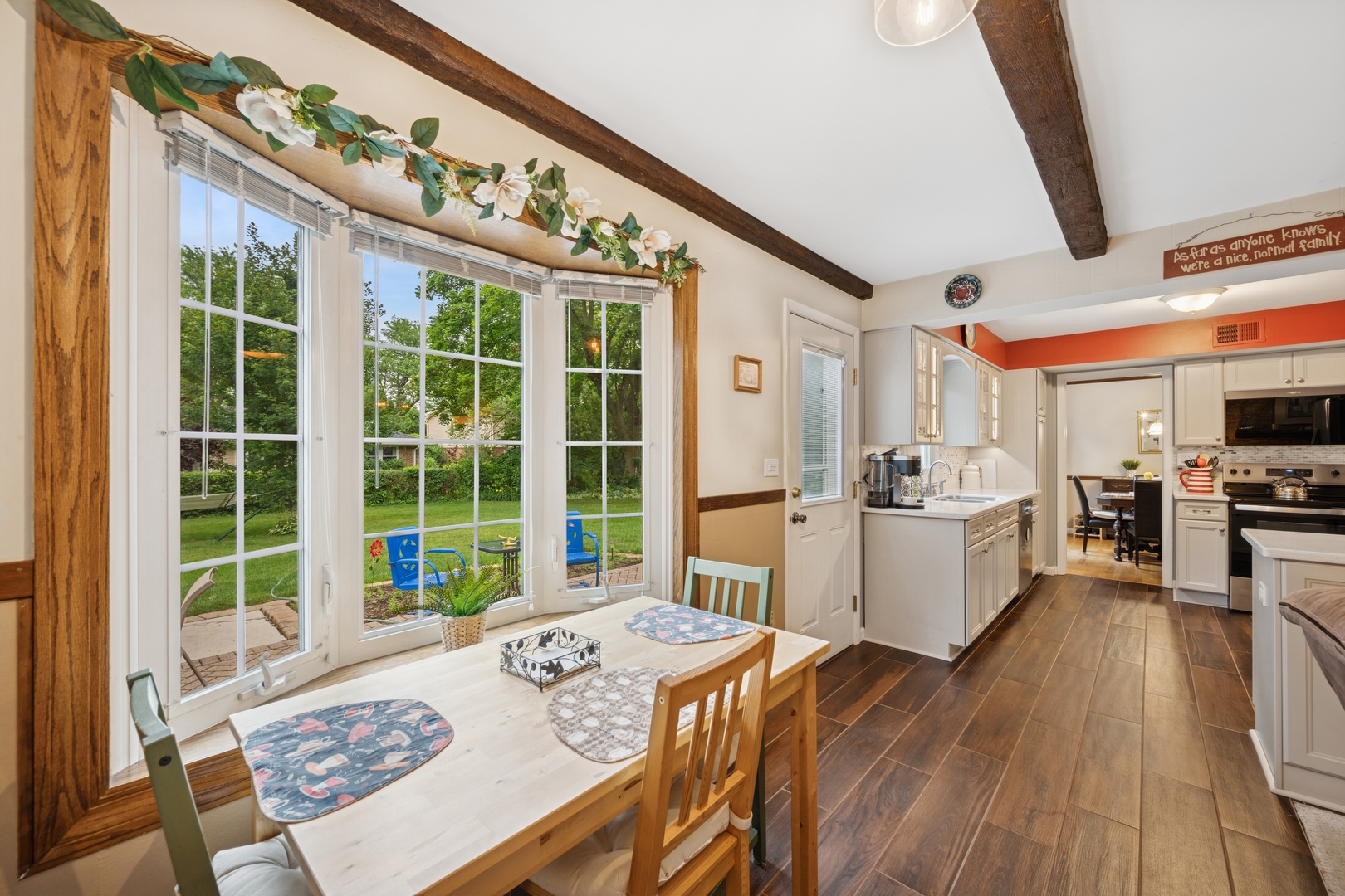 961 N Arrowhead Drive, Palatine, IL 60074