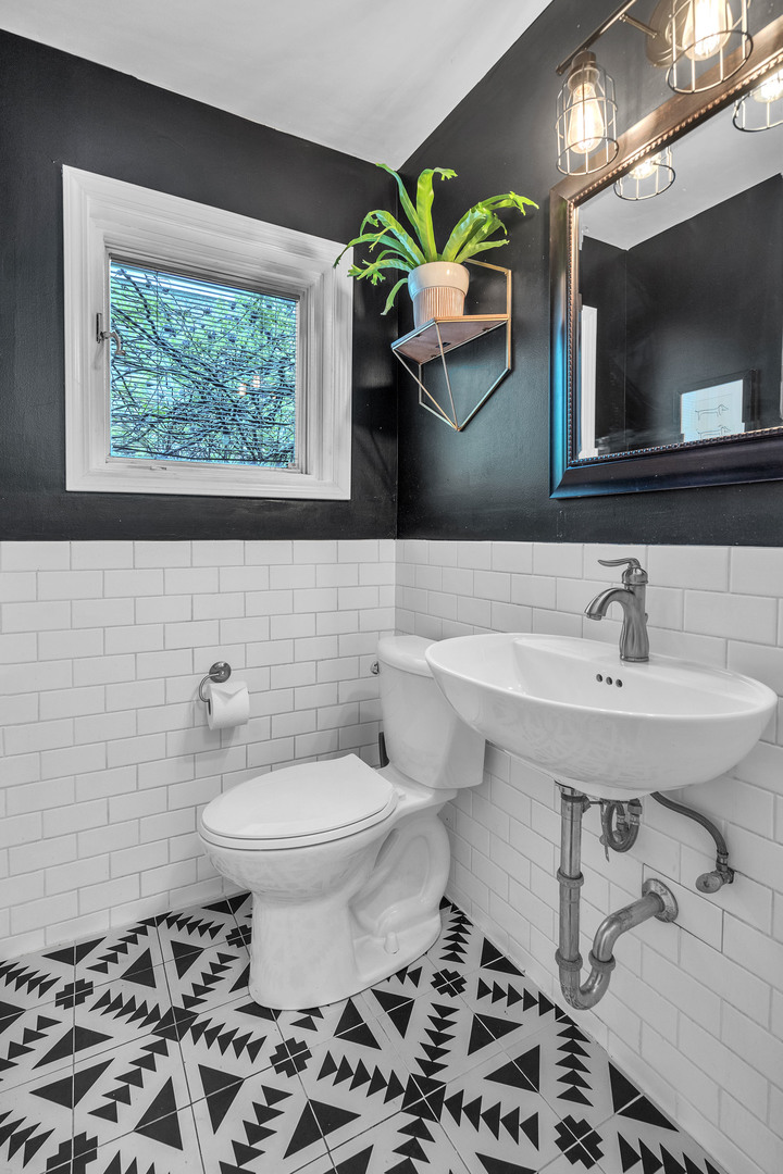 10033 S Prospect Avenue, Chicago, IL 60643