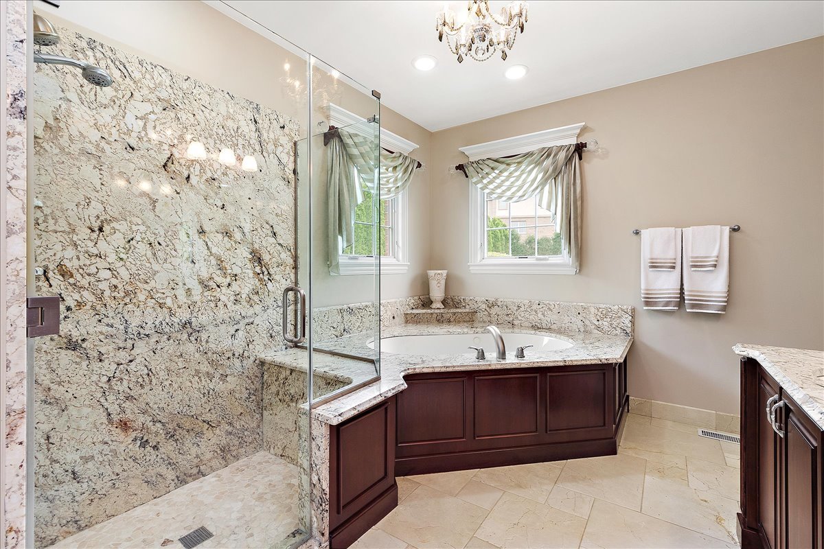 19909 Foxborough Drive, Mokena, IL 60448