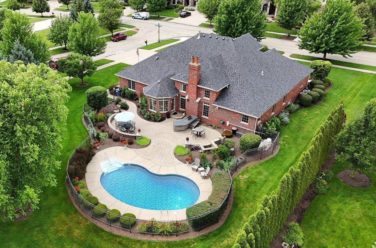 19909 Foxborough Drive, Mokena, IL 60448