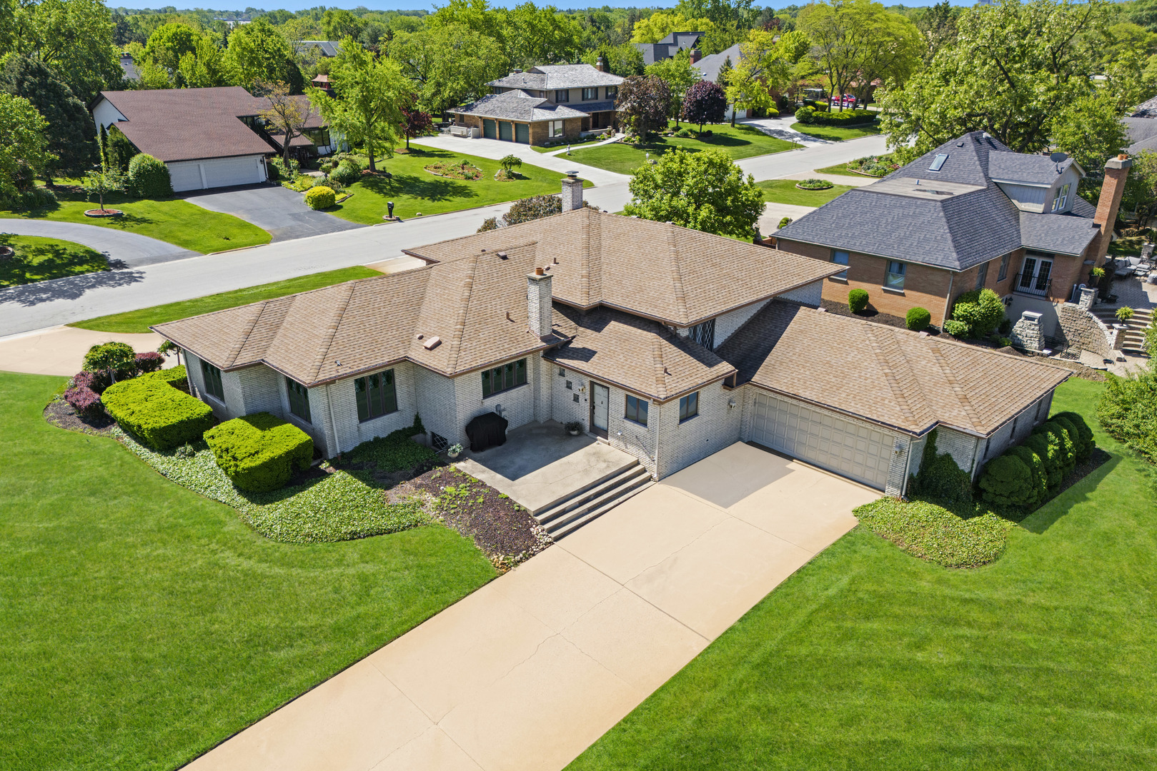 2 Hamilton Lane, Oak Brook, IL 60523