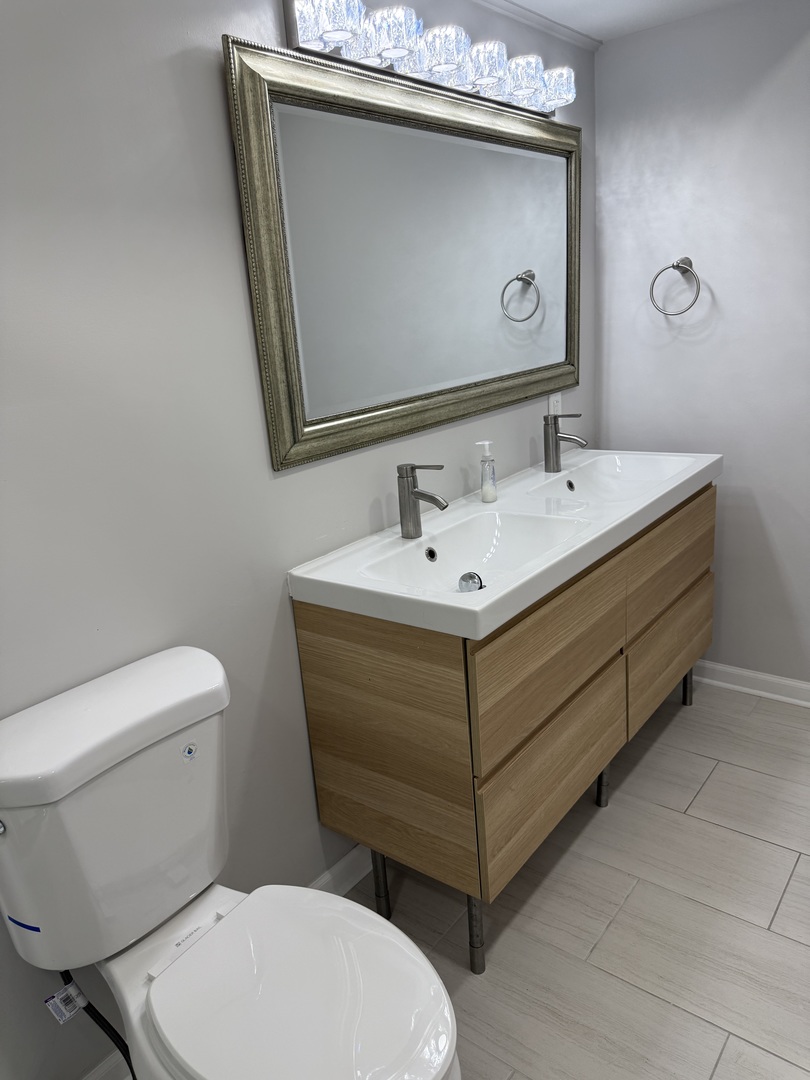9B Kingery Quarter #108, Willowbrook, IL 60527