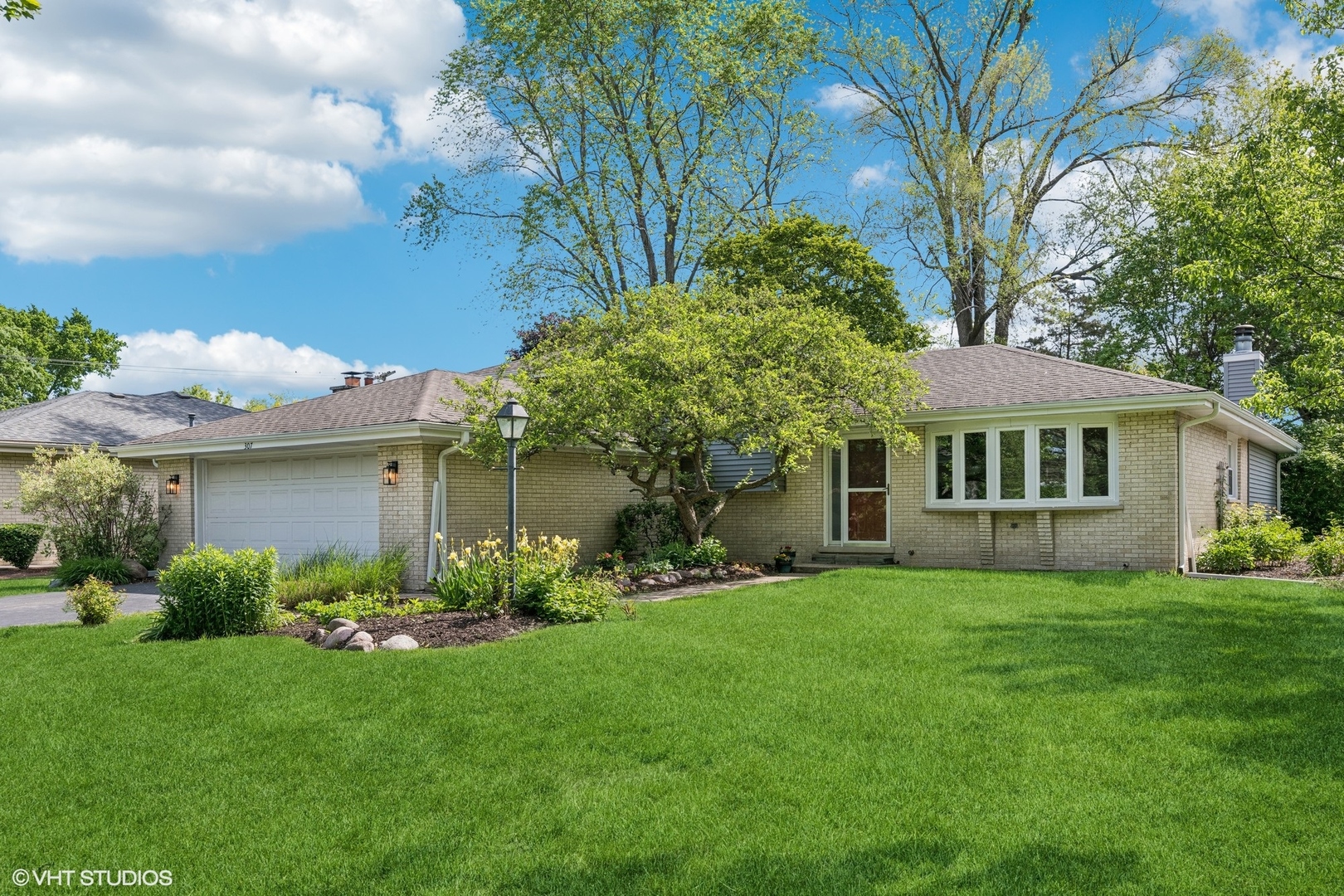 307 S Leonard Lane, Arlington Heights, IL 60005