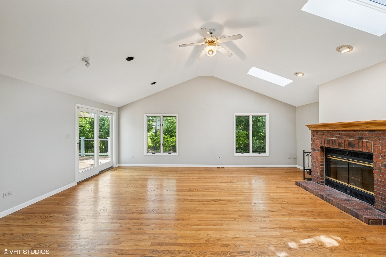 307 S Leonard Lane, Arlington Heights, IL 60005