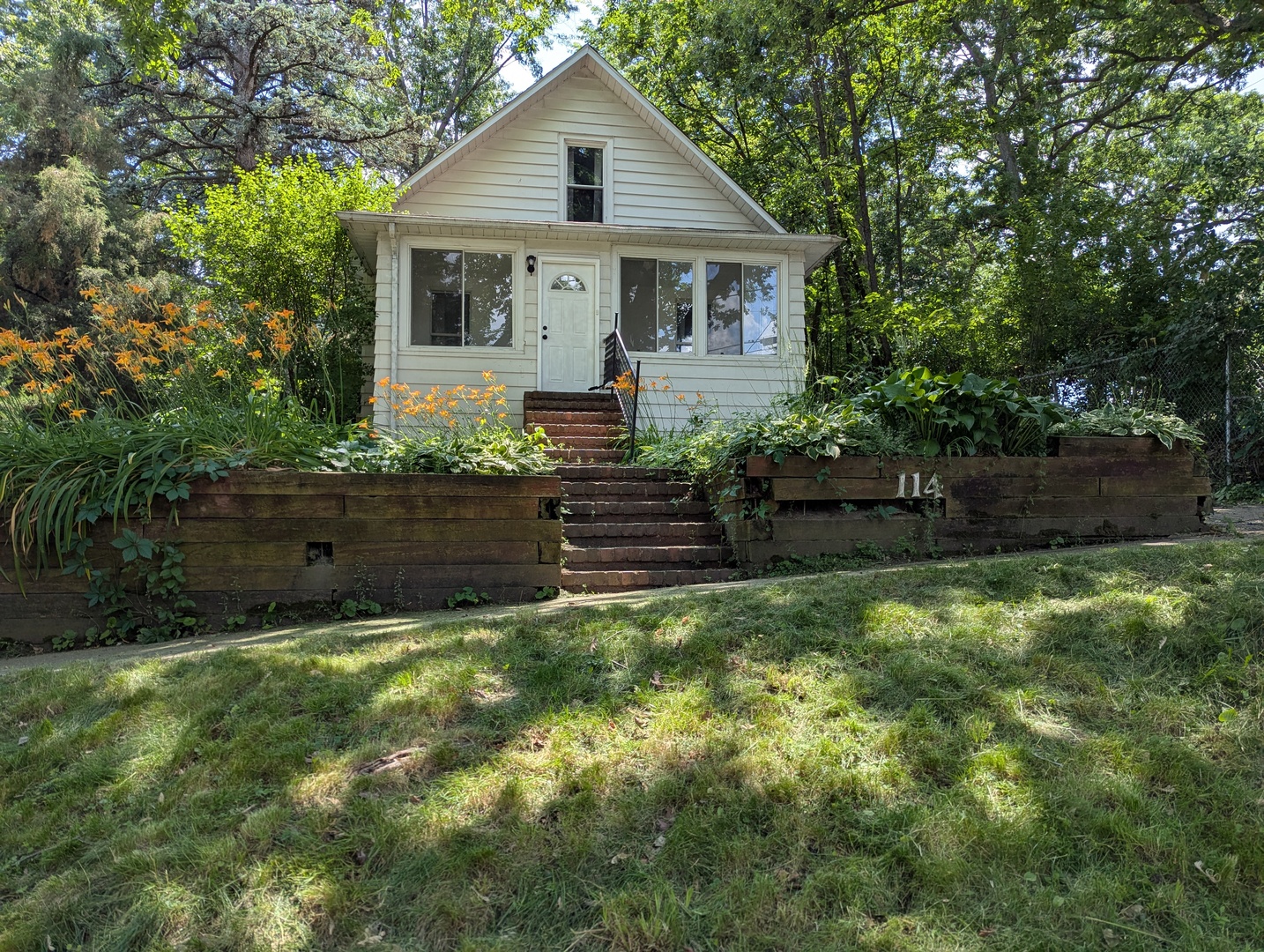 114 Fuller Road, Hinsdale, IL 60521