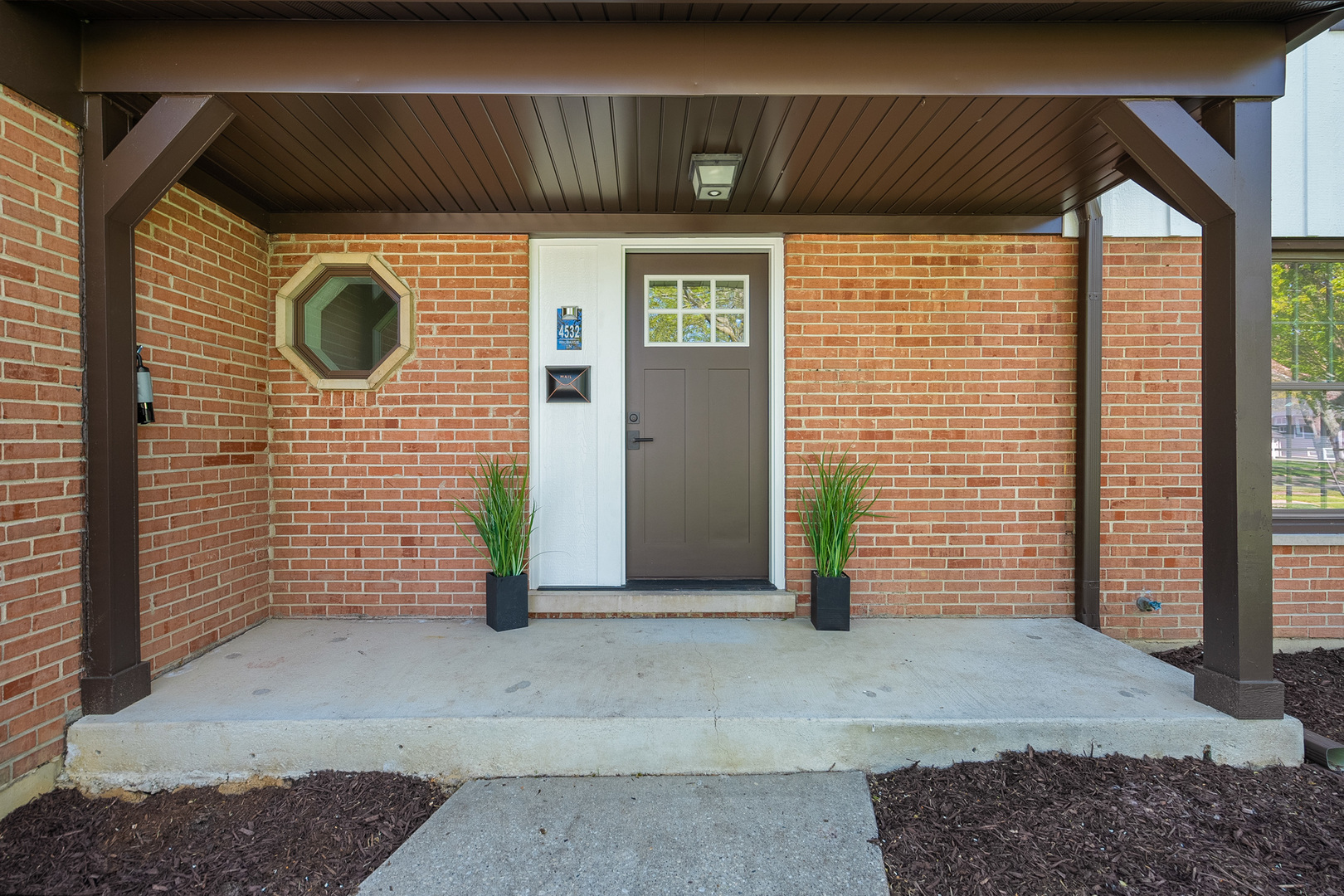 4532 Waubansie Lane, Lisle, IL 60532